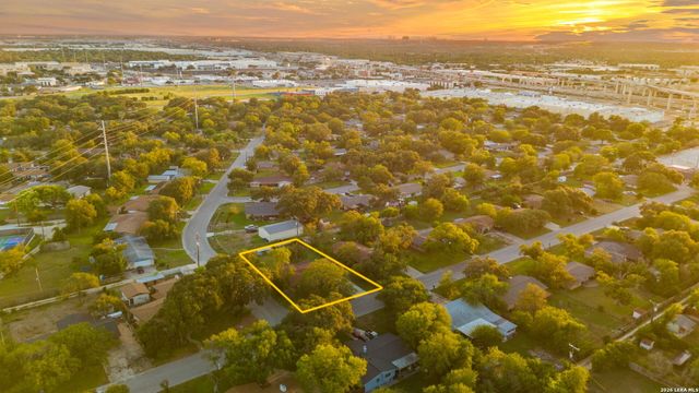 234 ZEPHYR DR, Windcrest, TX 78239