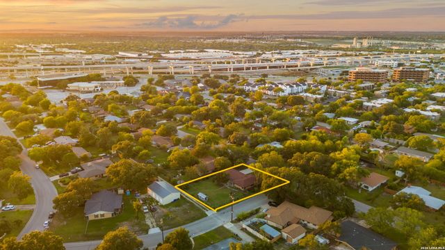 234 ZEPHYR DR, Windcrest, TX 78239