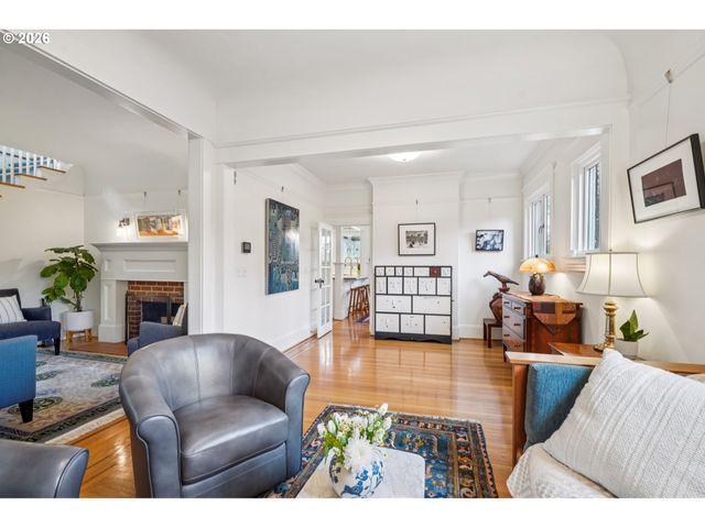 2647 Sw MONTGOMERY Dr, Portland, OR 97201