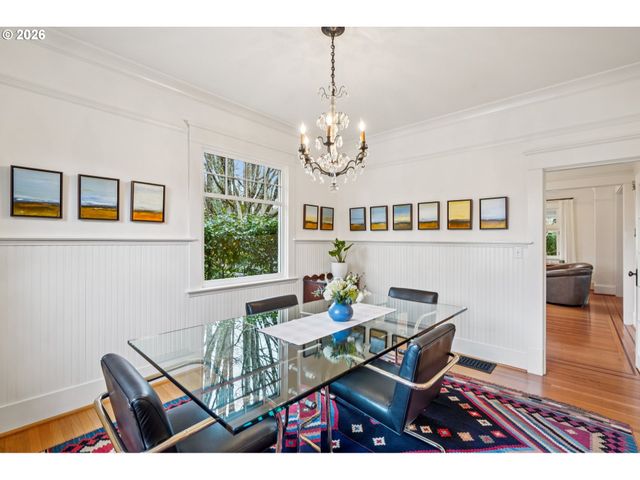 2647 Sw MONTGOMERY Dr, Portland, OR 97201