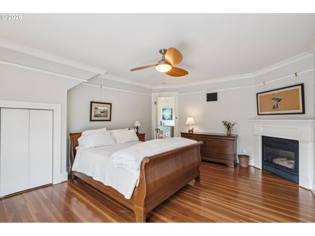 2647 Sw MONTGOMERY Dr, Portland, OR 97201