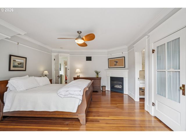 2647 Sw MONTGOMERY Dr, Portland, OR 97201