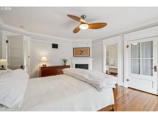 2647 Sw MONTGOMERY Dr, Portland, OR 97201