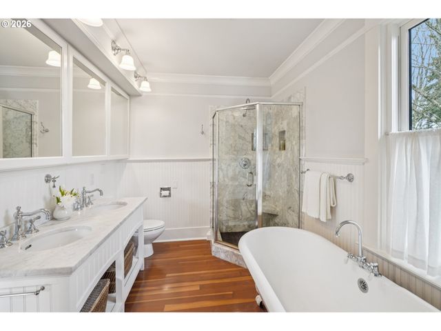 2647 Sw MONTGOMERY Dr, Portland, OR 97201