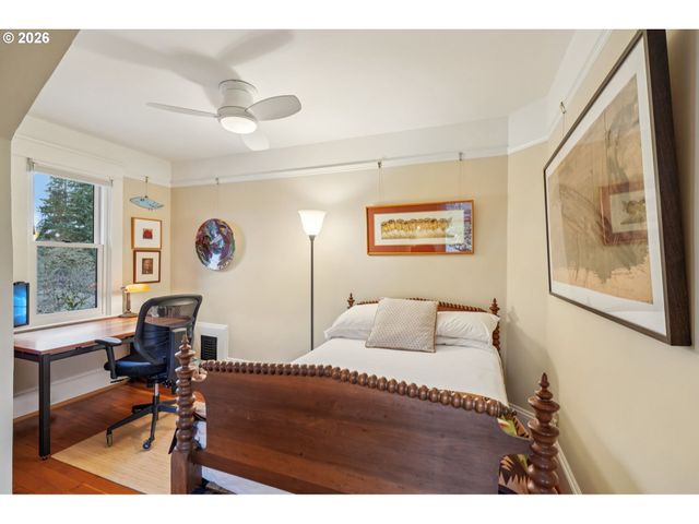 2647 Sw MONTGOMERY Dr, Portland, OR 97201