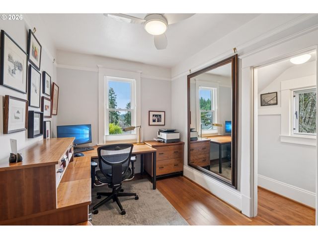 2647 Sw MONTGOMERY Dr, Portland, OR 97201