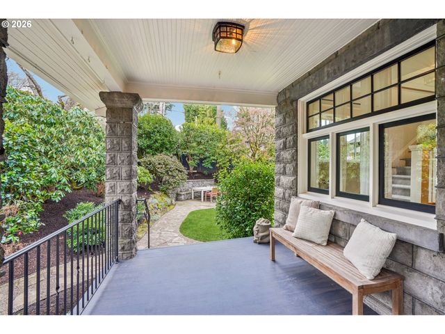 2647 Sw MONTGOMERY Dr, Portland, OR 97201