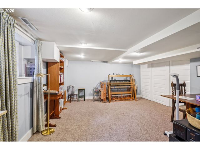 2647 Sw MONTGOMERY Dr, Portland, OR 97201