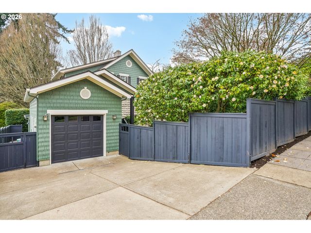 2647 Sw MONTGOMERY Dr, Portland, OR 97201