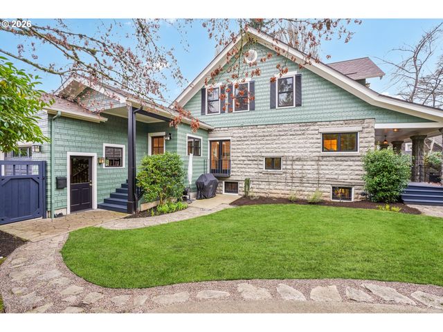 2647 Sw MONTGOMERY Dr, Portland, OR 97201