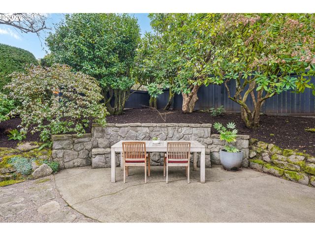 2647 Sw MONTGOMERY Dr, Portland, OR 97201