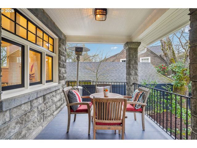 2647 Sw MONTGOMERY Dr, Portland, OR 97201