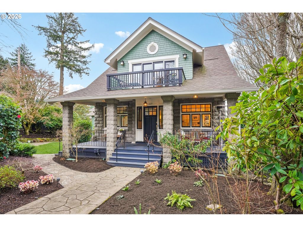2647 Sw MONTGOMERY Dr, Portland, OR 97201