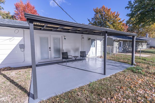 210 W EL CORTEZ DR, Columbia, MO 65203