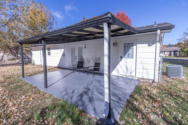 210 W EL CORTEZ DR, Columbia, MO 65203