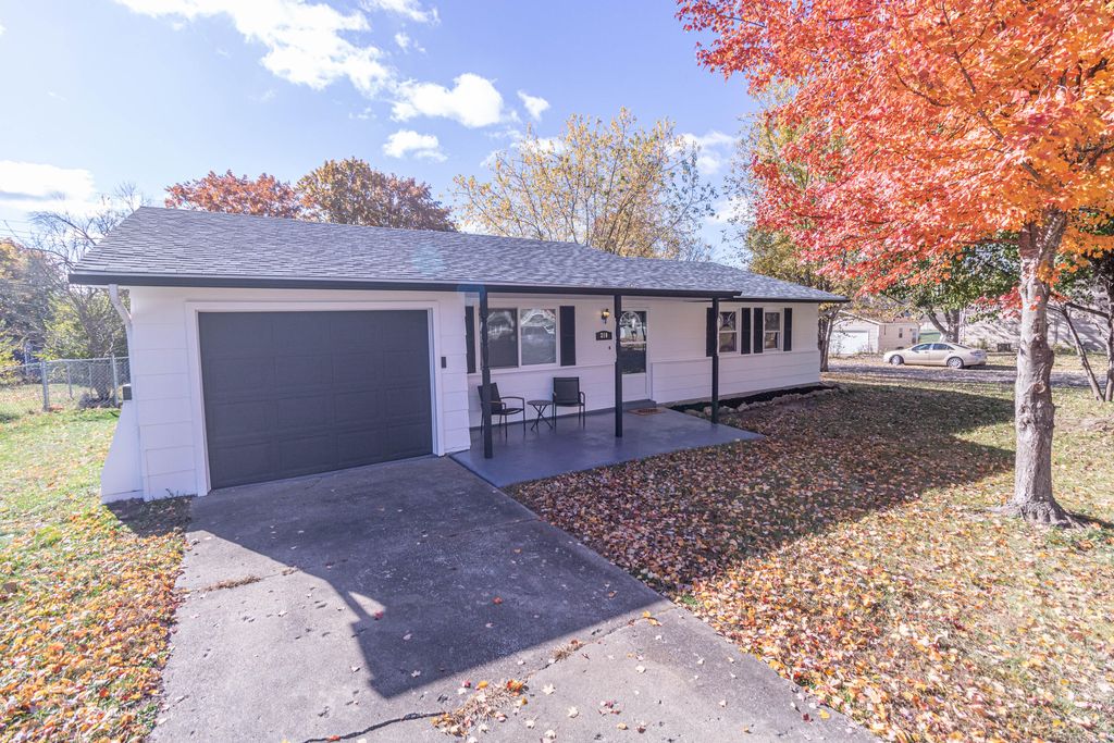 210 W EL CORTEZ DR, Columbia, MO 65203