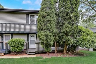 231 Dakota Court B, Bolingbrook, IL 60440