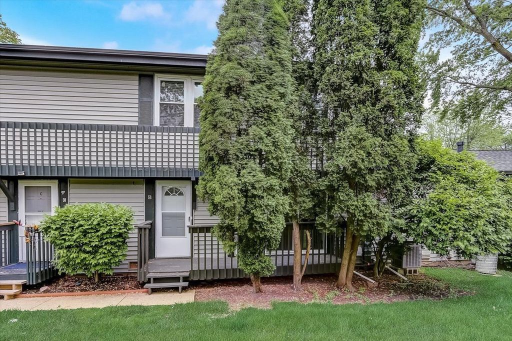 231 Dakota Court B, Bolingbrook, IL 60440