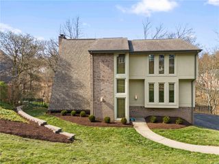 105 Scarborough Lane, Peters Twp, PA 15317