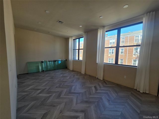 39-11-13 Bell Blvd Boulevard 2Fl, Bayside, NY 11361
