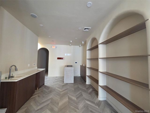 39-11-13 Bell Blvd Boulevard 2Fl, Bayside, NY 11361