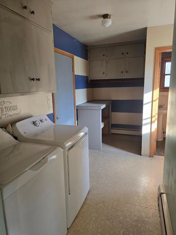 801 E Elm Avenue, Olivia, MN 56277