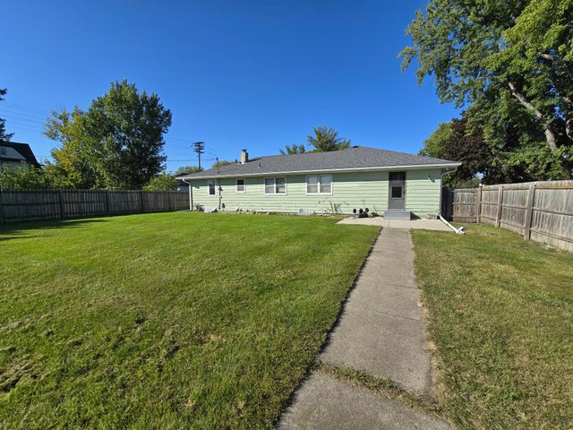 801 E Elm Avenue, Olivia, MN 56277
