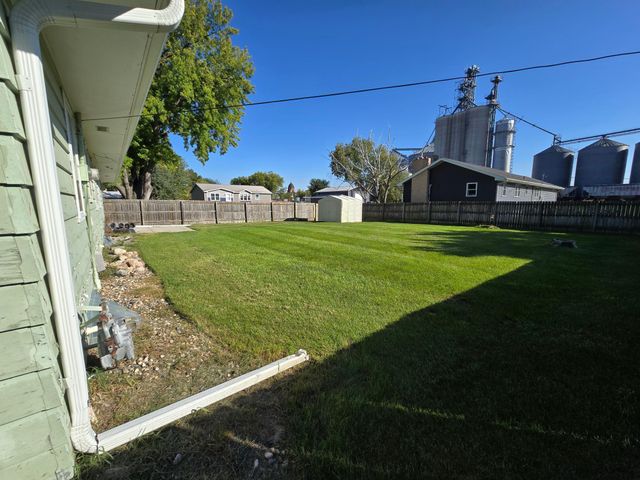 801 E Elm Avenue, Olivia, MN 56277