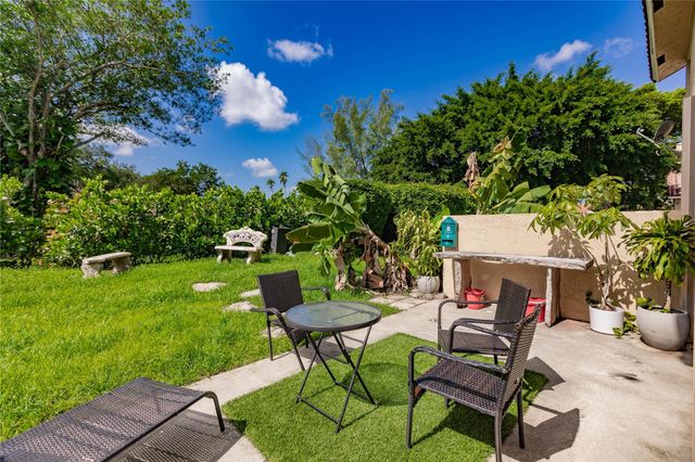 8552 Shadow Court 2-15, Coral Springs, FL 33071