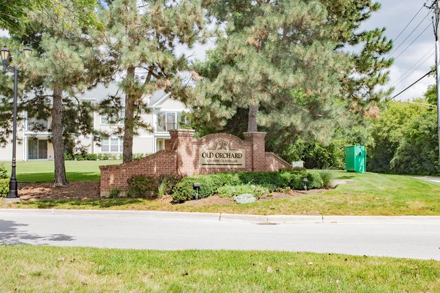 1401 Plum Court D, Mount Prospect, IL 60056
