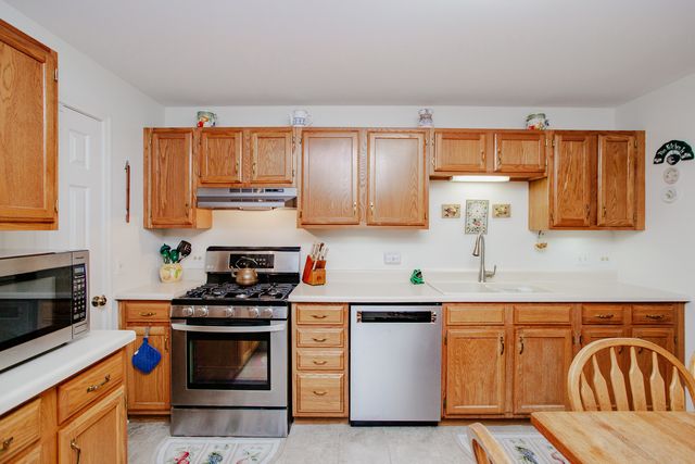 1401 Plum Court D, Mount Prospect, IL 60056