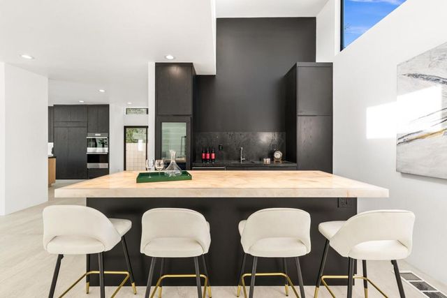 46220 Manitou Drive, Indian Wells, CA 92210