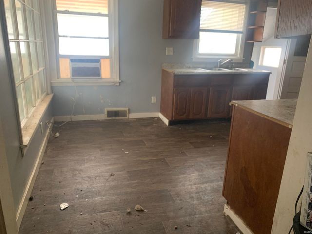 60293 Crumstown Highway, North Liberty, IN 46554