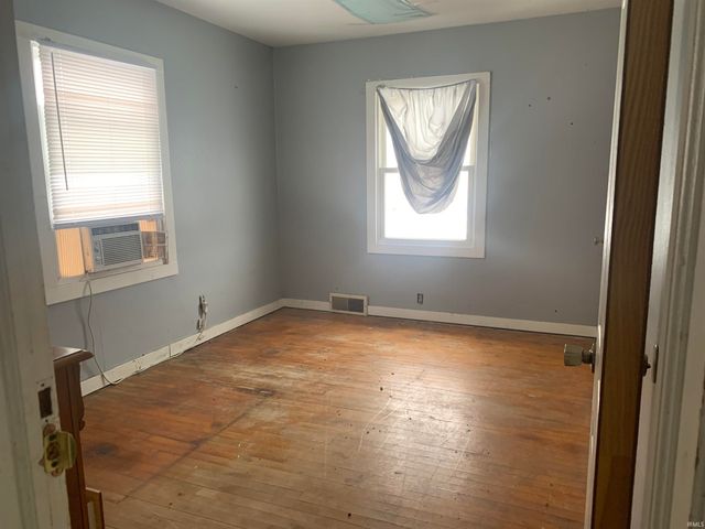 60293 Crumstown Highway, North Liberty, IN 46554