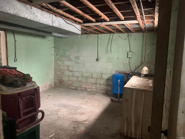 60293 Crumstown Highway, North Liberty, IN 46554