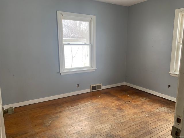 60293 Crumstown Highway, North Liberty, IN 46554