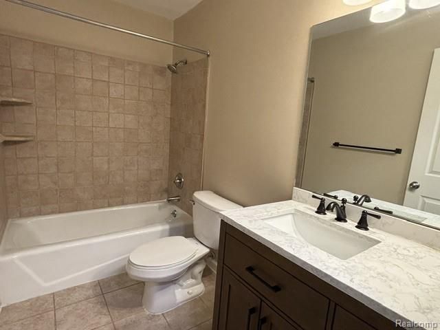 433 Fox Hills Drive, Bloomfield Hills, MI 48304