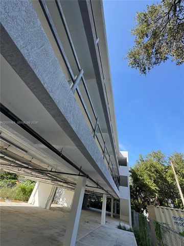 147 NW 59th St 304, Miami, FL 33127