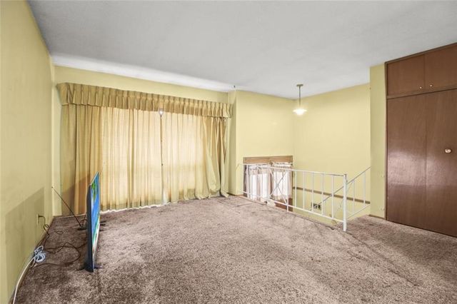 18924 E 6th Street N, Independence, MO 64056