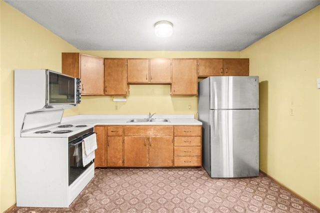 18924 E 6th Street N, Independence, MO 64056