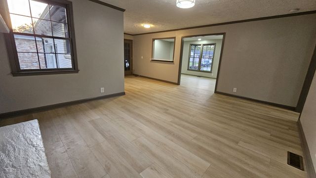 3227 Cloverwood Dr, Nashville, TN 37214