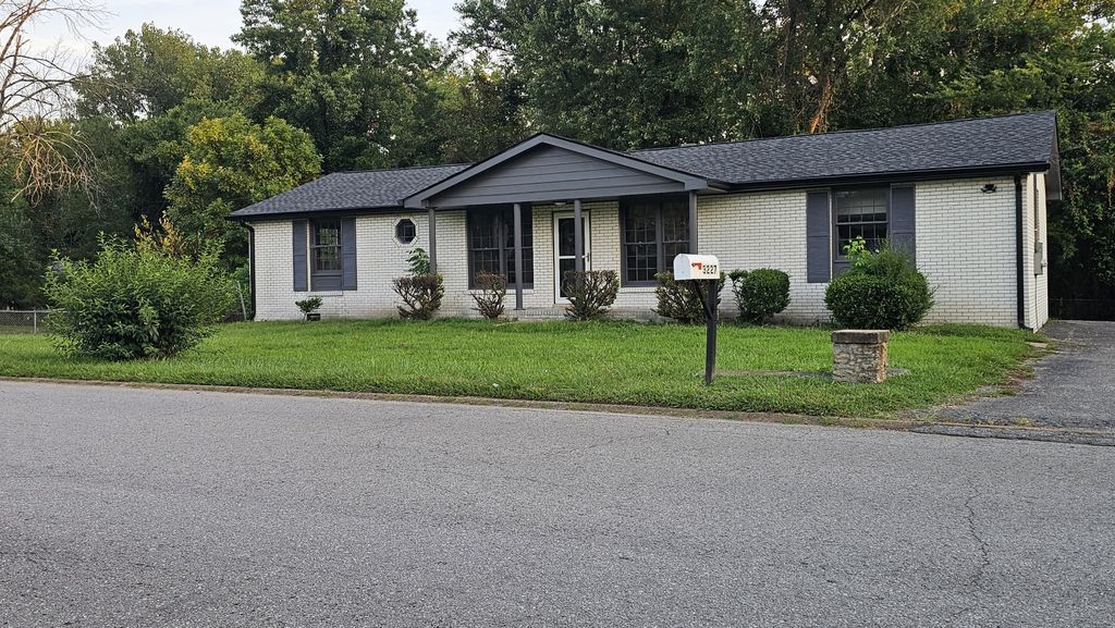 3227 Cloverwood Dr, Nashville, TN 37214