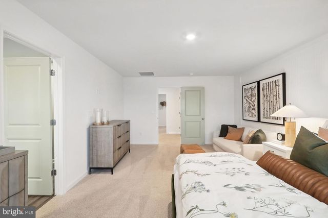 137 WOODFORD DR, Stephens City, VA 22655