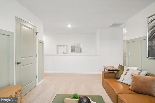 137 WOODFORD DR, Stephens City, VA 22655