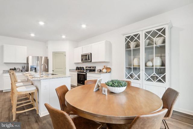 137 WOODFORD DR, Stephens City, VA 22655