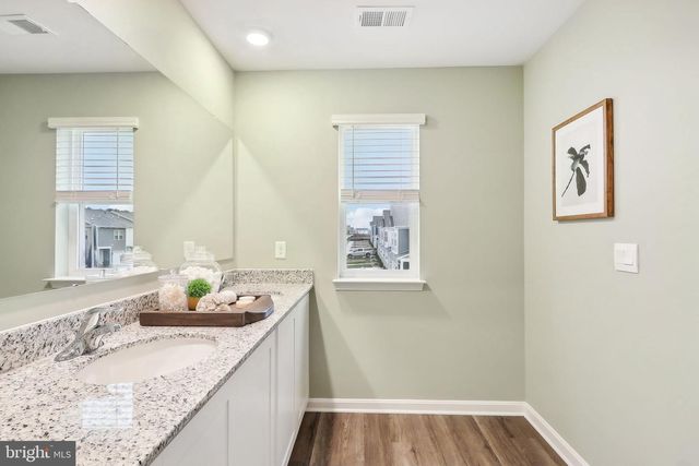 137 WOODFORD DR, Stephens City, VA 22655