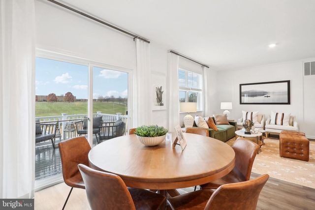 137 WOODFORD DR, Stephens City, VA 22655