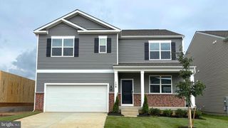 137 WOODFORD DR, Stephens City, VA 22655