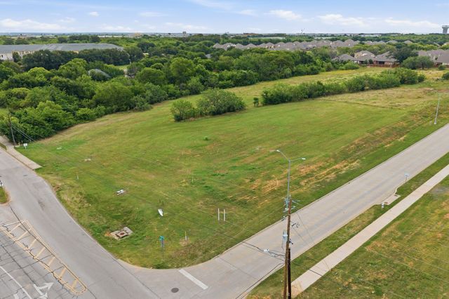 1340 W WBROAD Street, Mansfield, TX 76063
