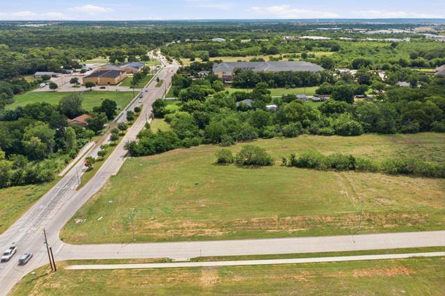 1340 W WBROAD Street, Mansfield, TX 76063